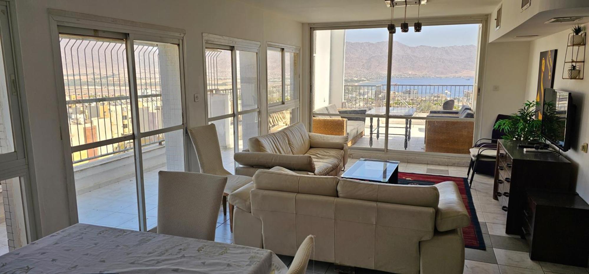 Penthouse With Sea View Apartment